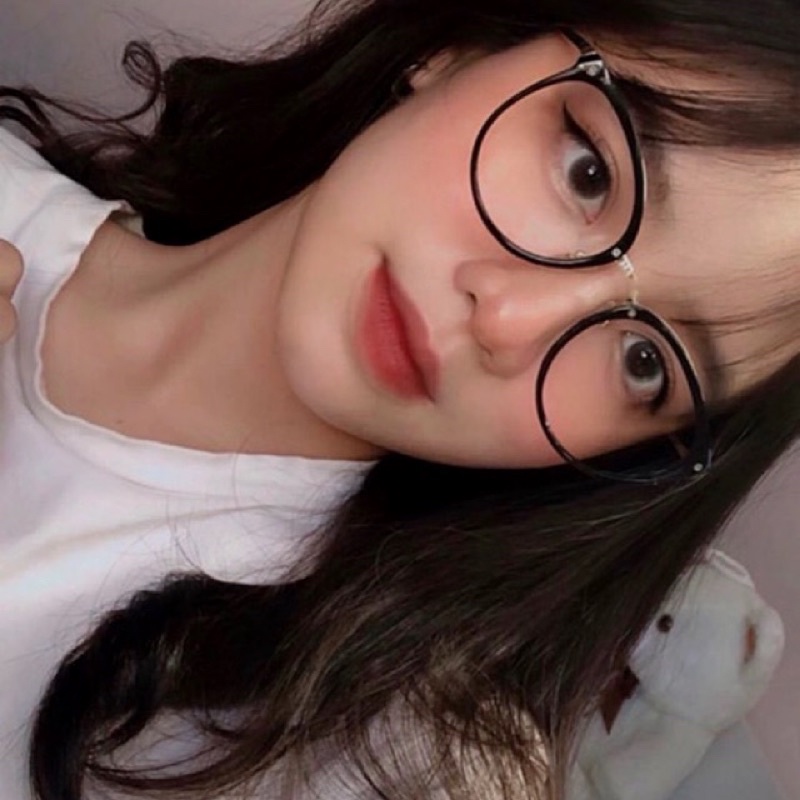 Gọng kính Jolie Eyewear Quỳnh Thy giả cận thời trang cao cấp