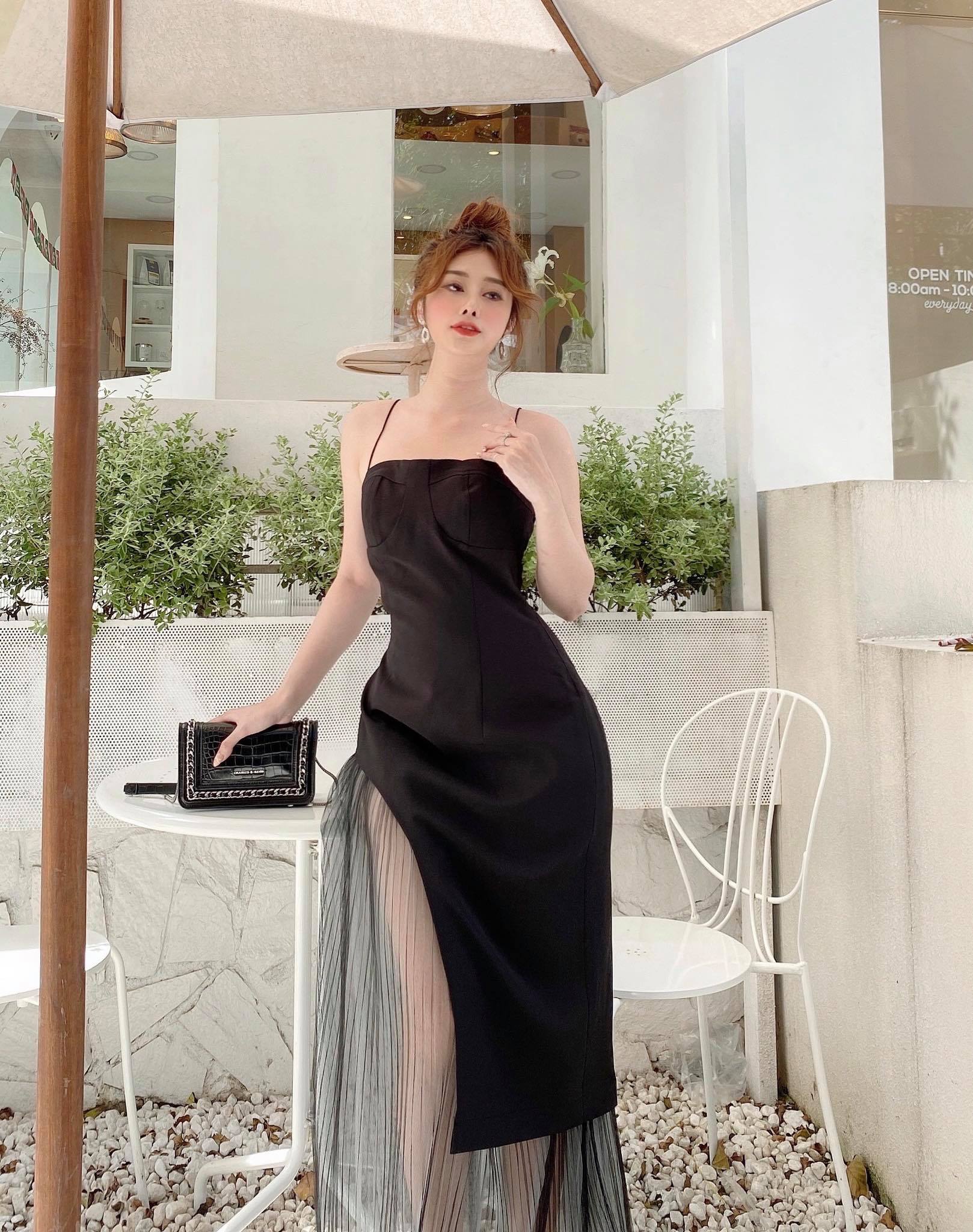 Đầm đen phối lưới