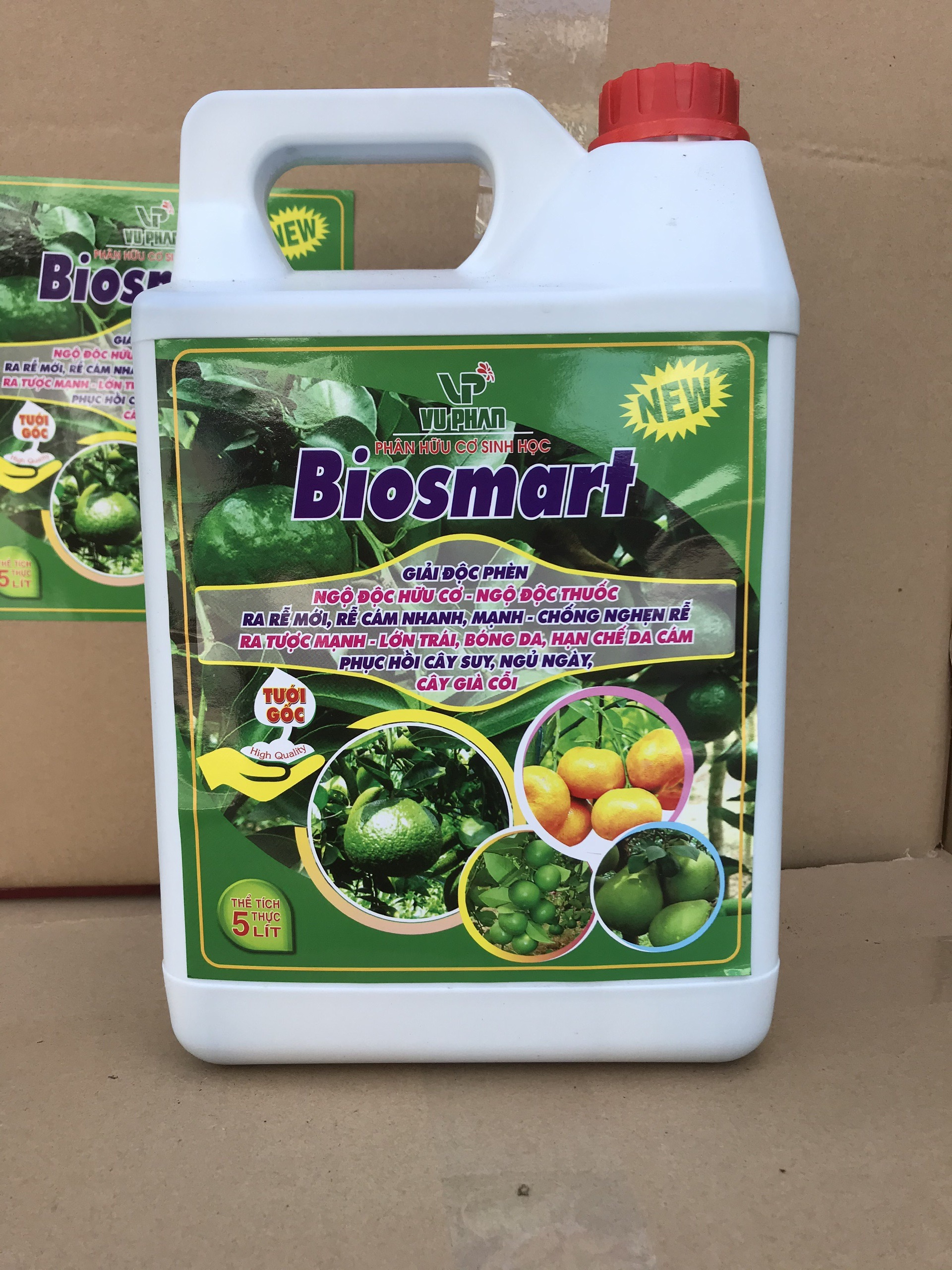 Phân hữu cơ tưới gốc giải độc phèn Tăng pH đất BIOSMART can 5 lít