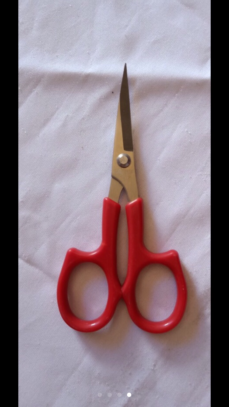 Kéo bổ cơi mũi cong 1553 siêu sắc bấm nhanh nhưng chi tiết khó cắt ở góc