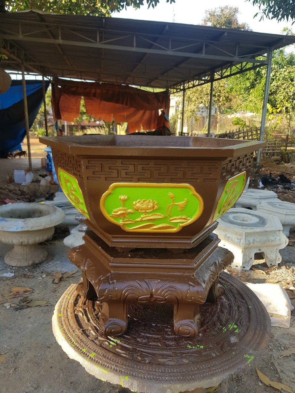 Sơn chậu kiểng hệ nước