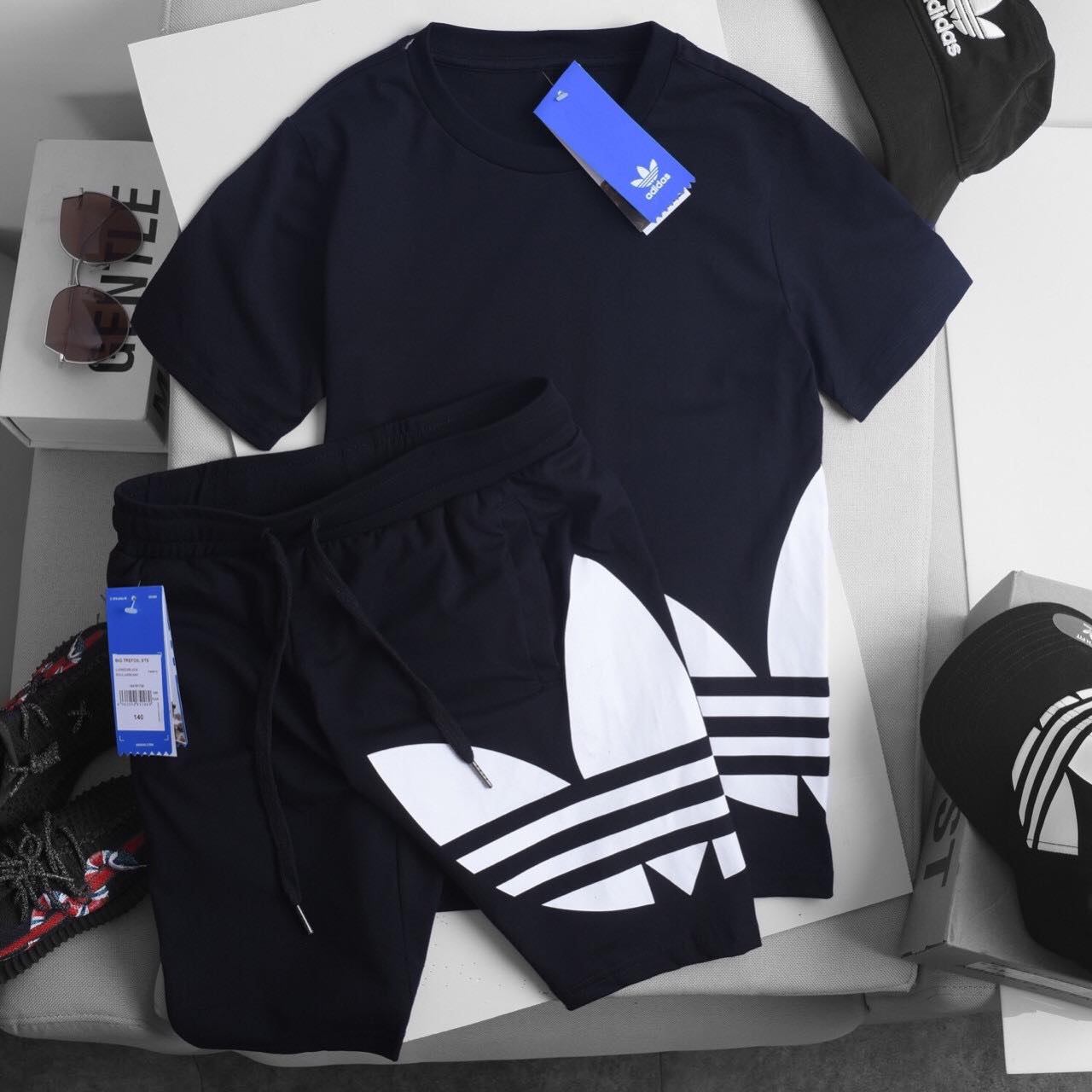 BỘ ADIDAS BASSIC ĐEN CHO BÉ TRAI BÉ GÁI