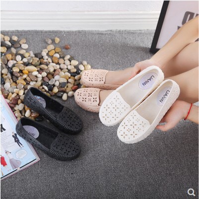 [Hoàn Tiền 15%]Giày nữ , giày nhựa nữ đi mưa, đi bộ thể dục không thấm nước họa tiết đan lỗ hoa