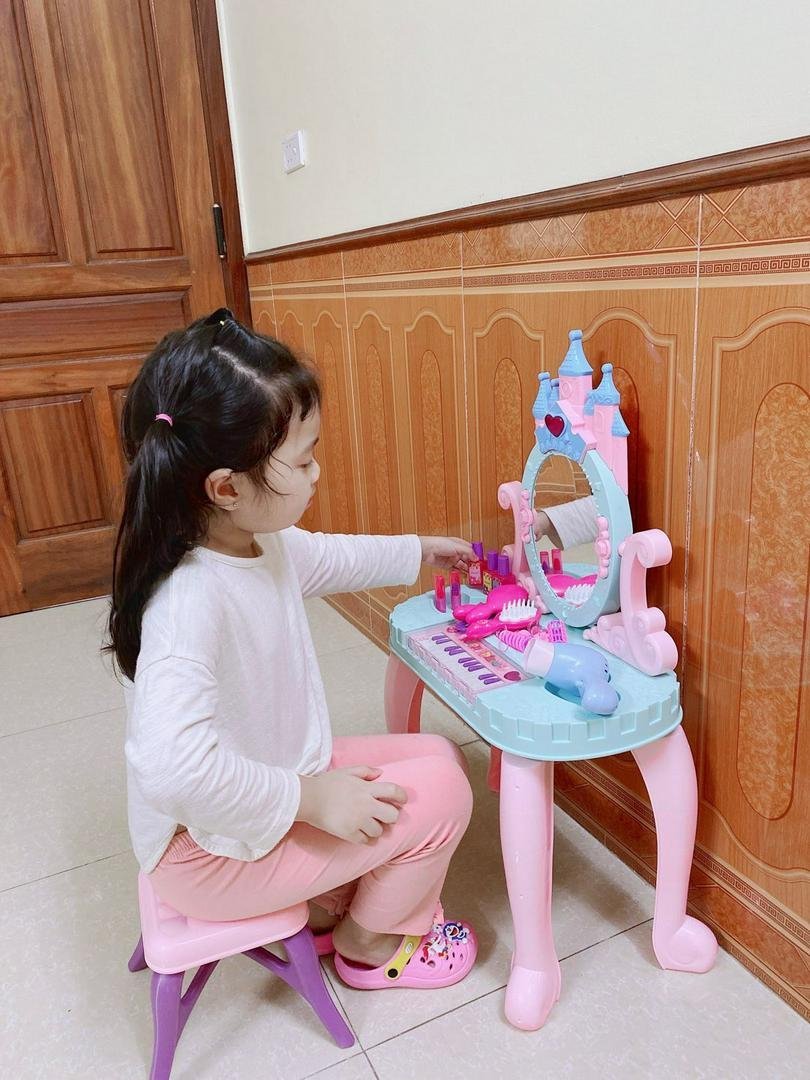 Đồ chơi bàn trang điểm kèm đàn piano có ghế ngồi cao cấp cho bé gái - tiệm của nọng