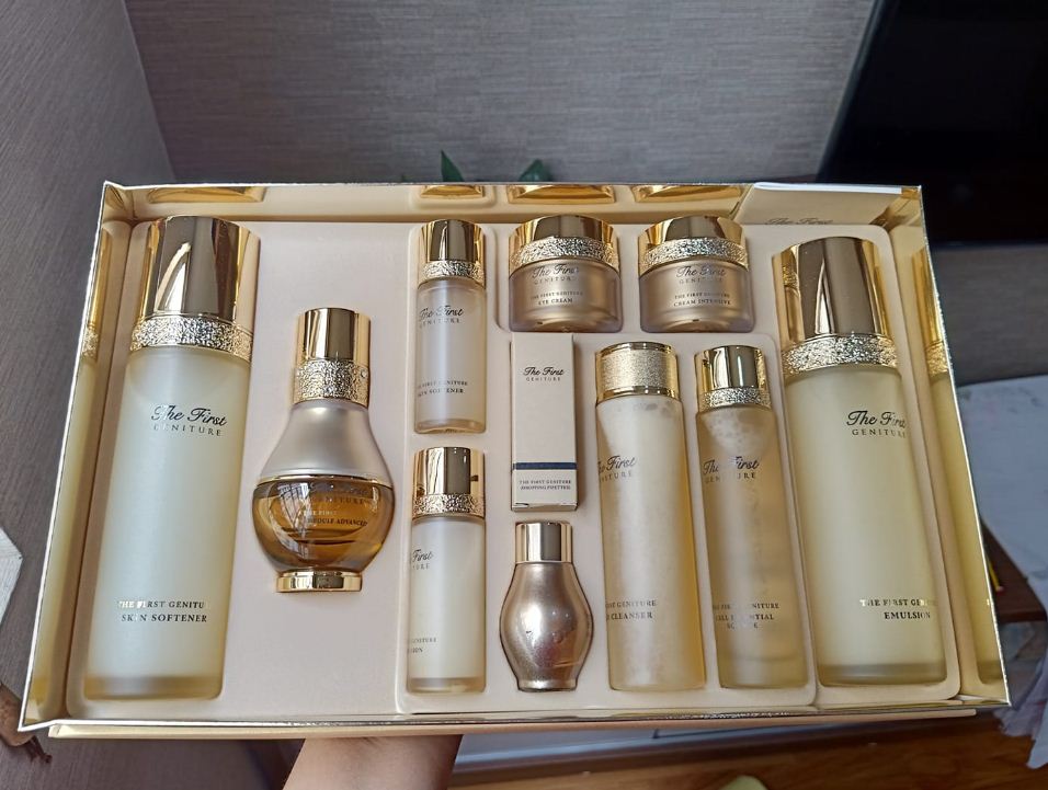 Set hoa hồng sữa dưỡng Ohui The First (tinh chất vàng 20 ml)