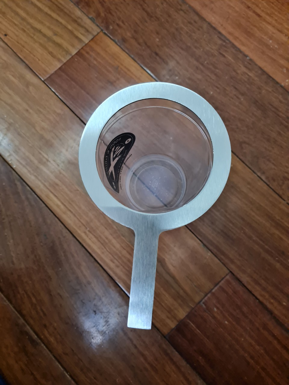 Dụng cụ che thành ly nhựa để khò đường làm món trà sữa nướng/ Sử dụng: Dùng để che chắn thành ly nhựa khi khò đường làm món trà sữa nướng, tránh làm chảy thành ly