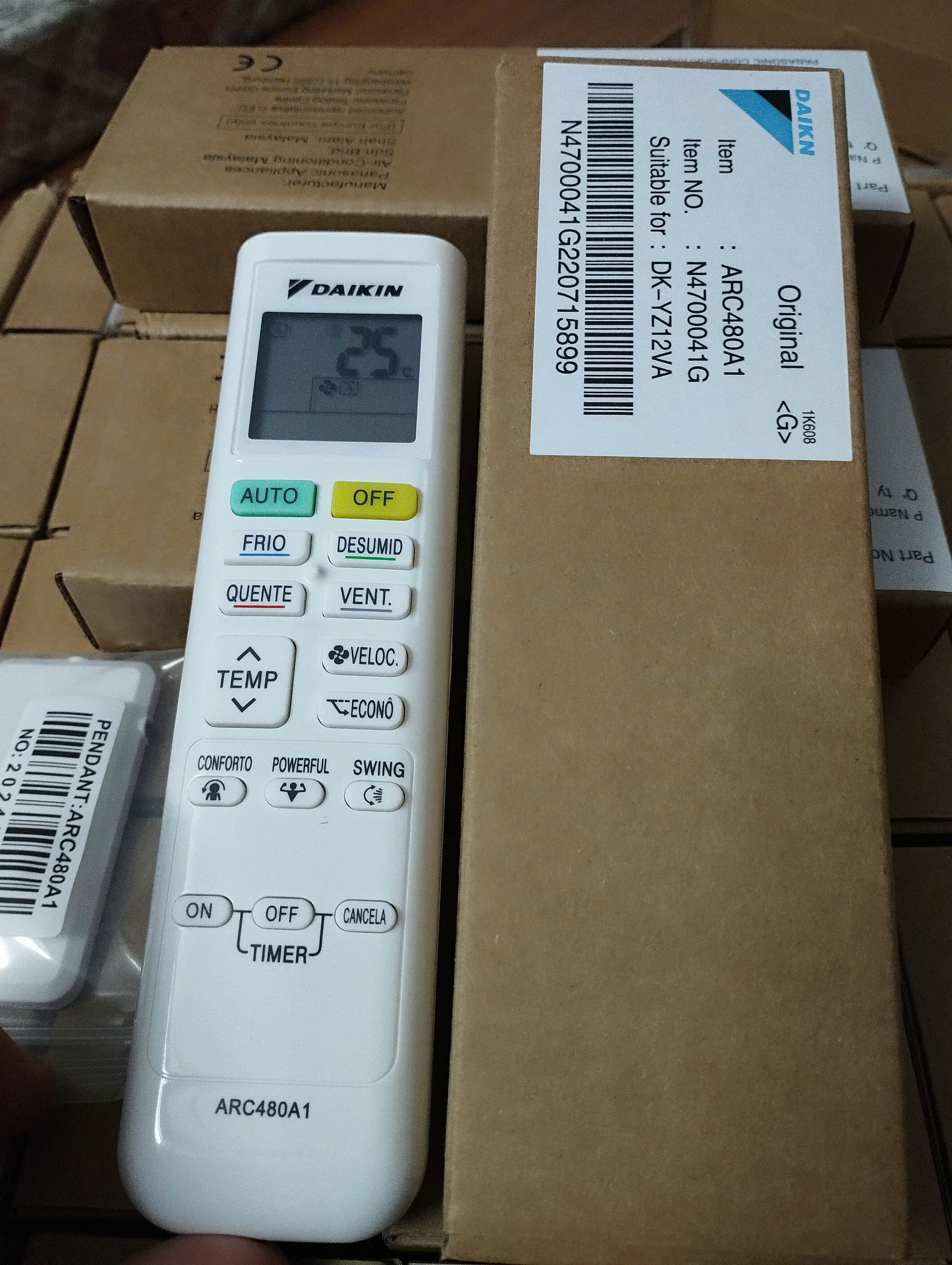 HÀNG CHÍNH HÃNG Remote Máy Lạnh Daikin Điều Khiển Điều Hòa Daikin 2 chiều kèm đế