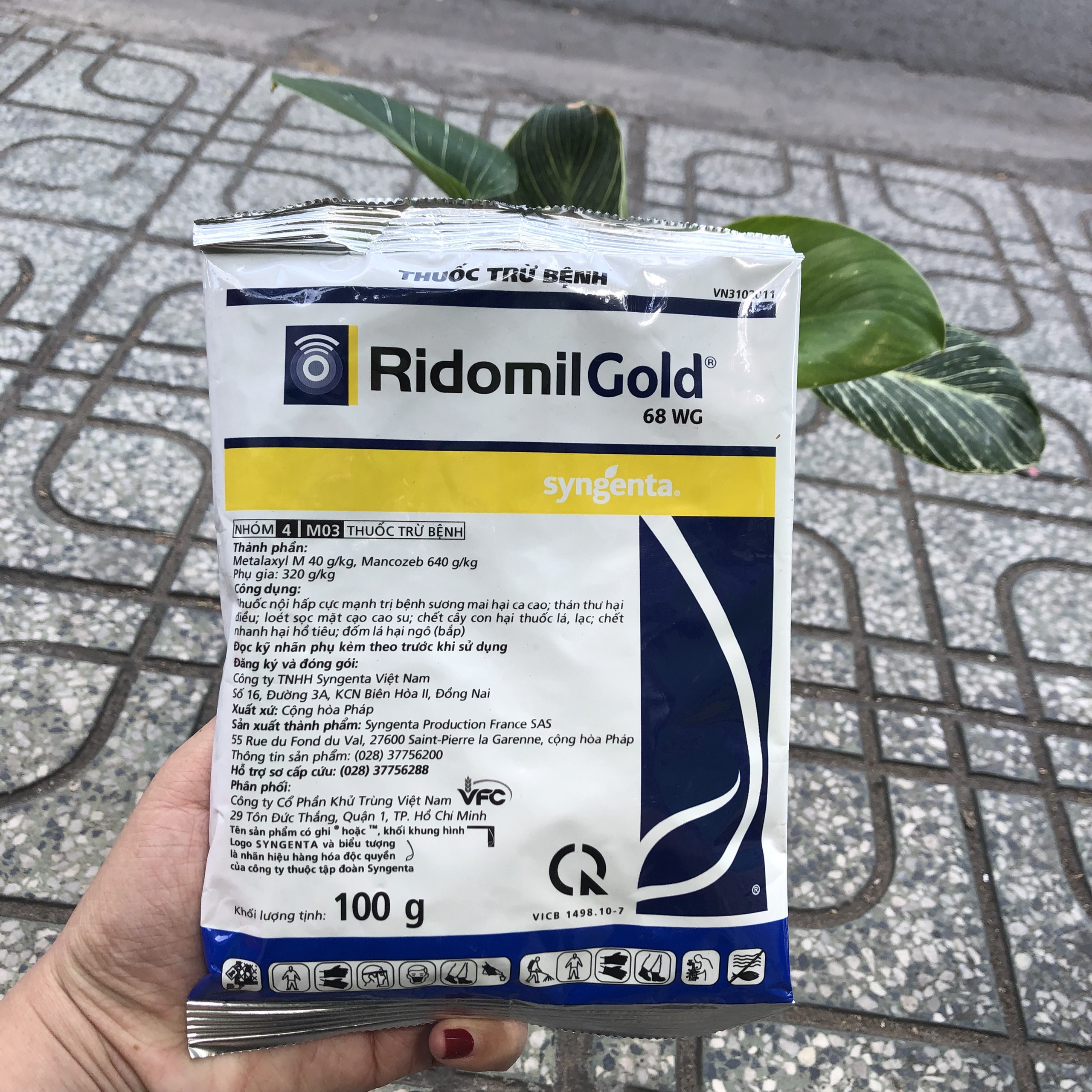 Chế phẩm trừ bệnh ridomil gold 68wg gói 100gr, chuyên trừ thối rễ, rỉ sắt