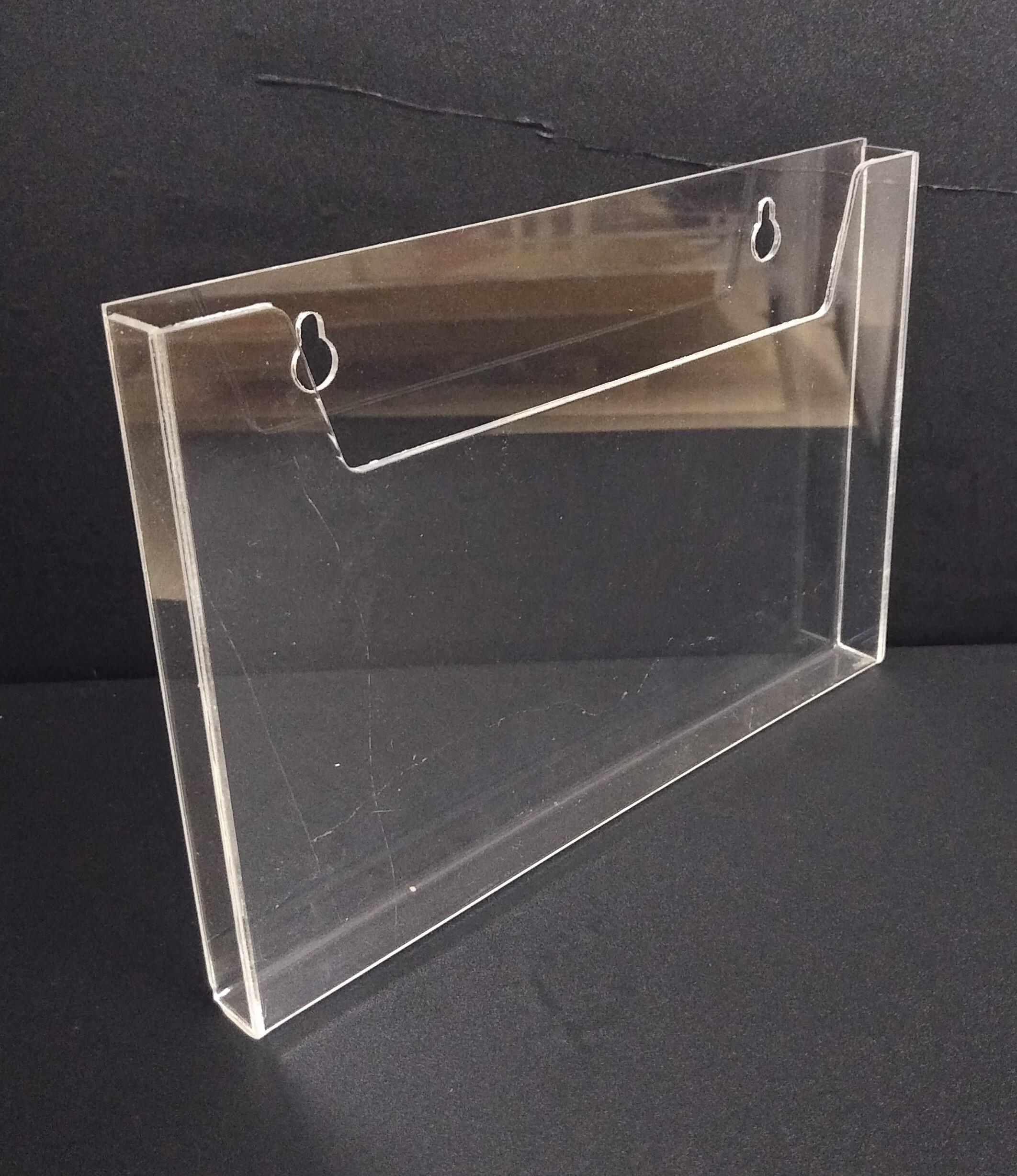 Kệ đựng tờ rơi A4 Ngang treo tường mica trong