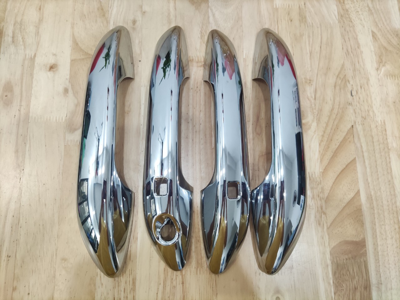 Ốp Trang Trí Tay Cửa Xe Grand I10 2014 -2022 Mạ Crom Cao Cấp, Bộ 4 Ốp Tay Giúp Chống Xước, Làm Đẹp Xe, Có Sẵn Keo Dính 2 Mặt, Lắp Đặt Dễ Dàng Tại Nhà