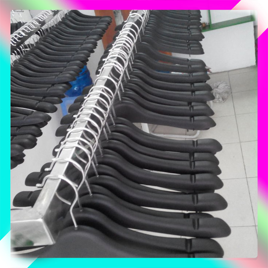 10 Móc treo quần áo dùng cho cả nam và nữ chất liệu nhựa, vai rộng bán shop