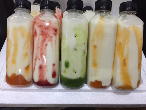Sữa chua nhà làm Thơm ngon - Sáng da - Đẹp dáng/ Giải pháp giải tỏa cơn nóng nực ngày hè/ Chai 350ML gọn nhẹ/ Nhiều hương vị Dâu tây, Việt Quốc, Chanh dây, Kiwi, Sữa tươi