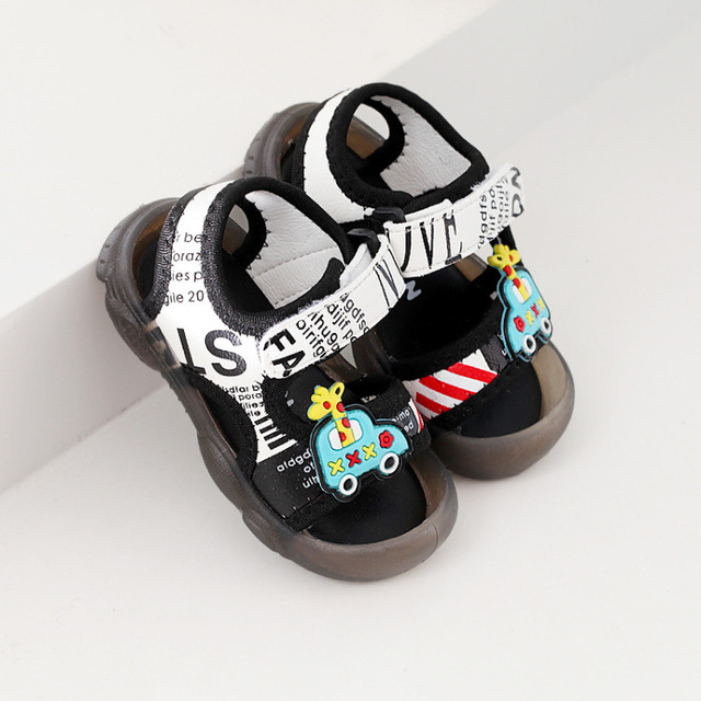 [HCM]Giày sandal quai dán xe hơi cho bé trai mũi bảo vệ chân bé đế cao su trong siêu êm