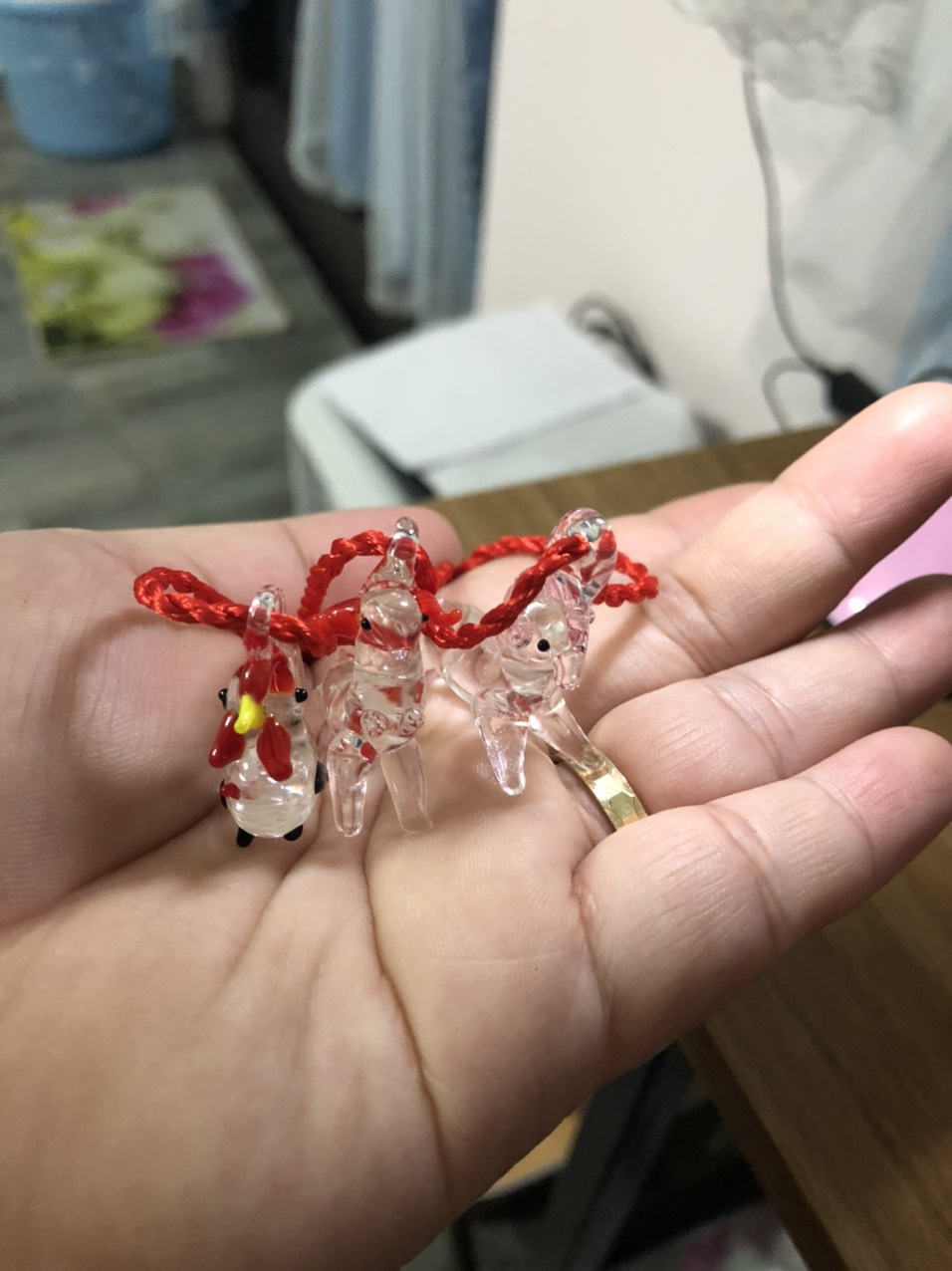 Combo 2 Vòng tay chỉ đỏ 12 con giáp phát sáng