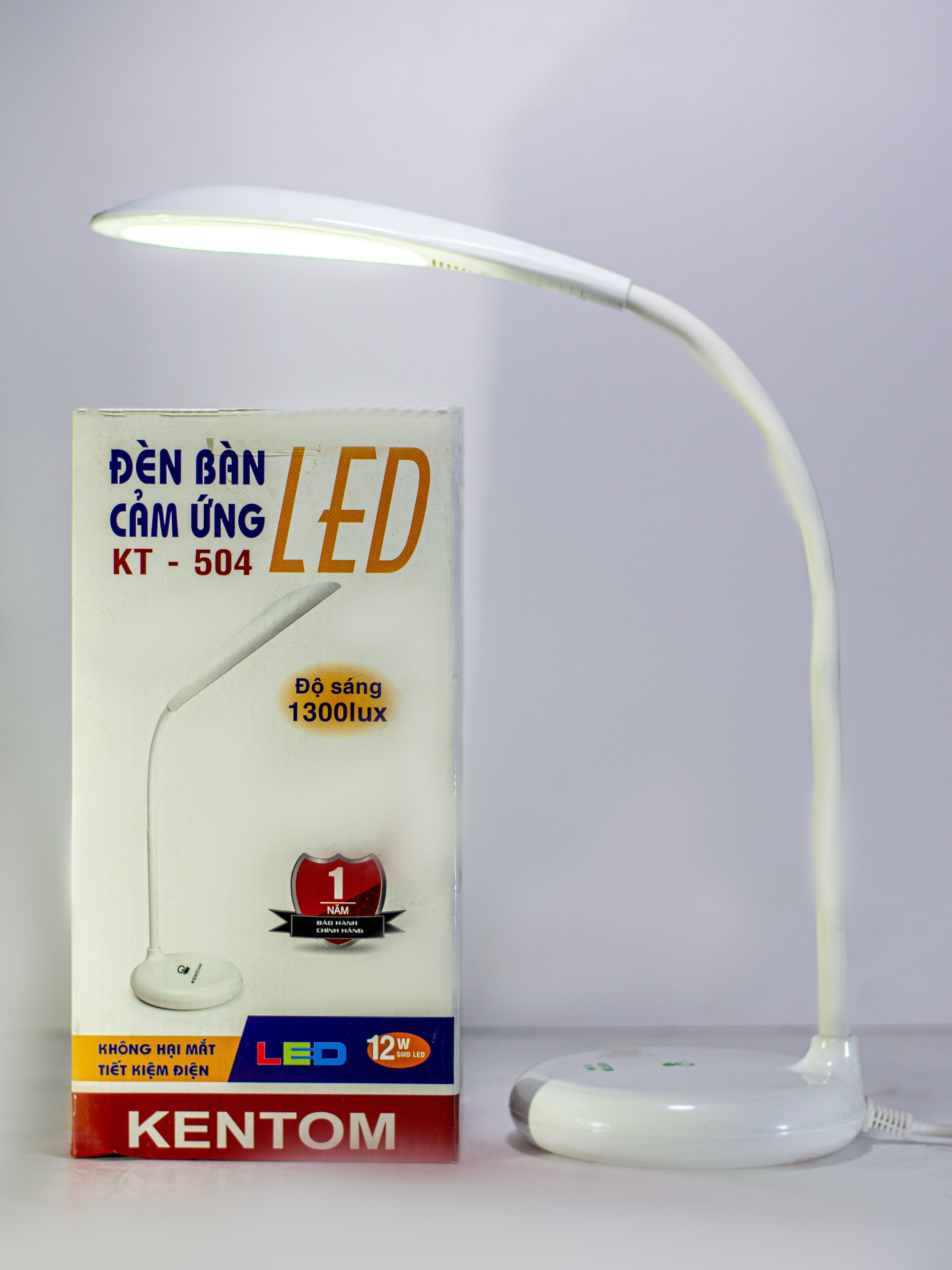 Đèn bàn Kentom KT-504 ánh sáng tốt cho mắt