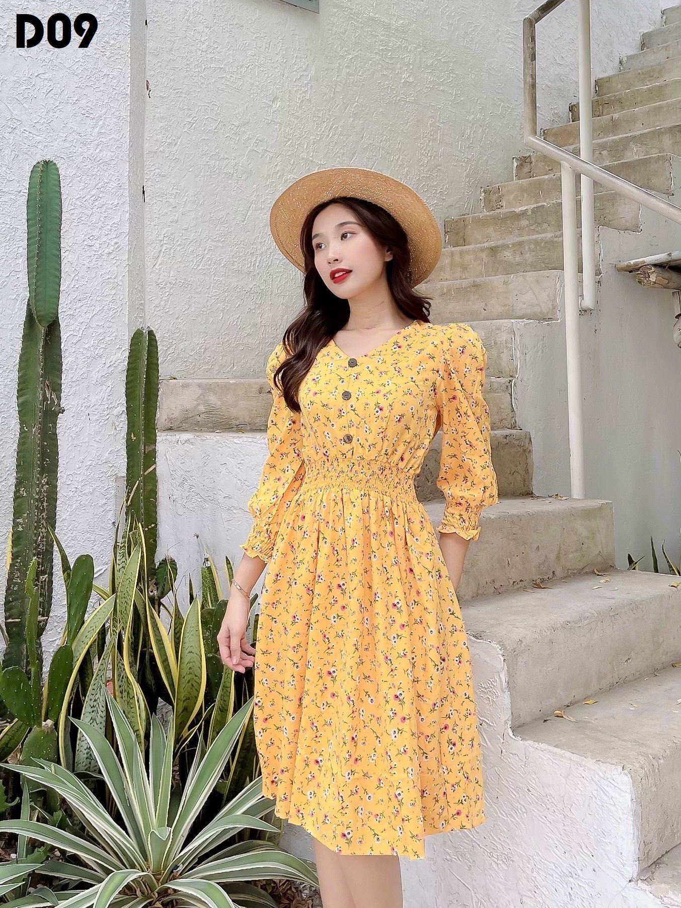 Đầm lụa vàng hoa nhí