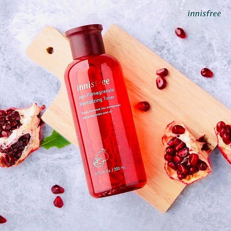 Nước hoa hồng lựu đỏ Toner Innisfree Jeju Pomegranate Revitalizing Toner