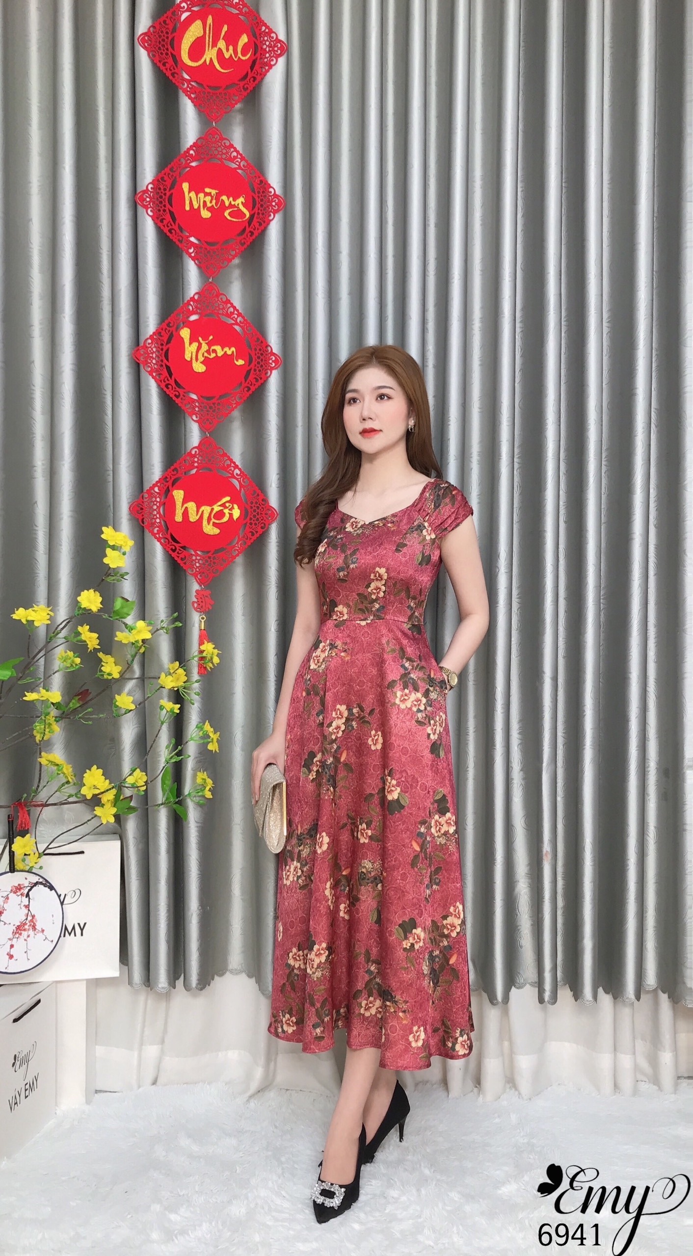 Đầm emy em6941 xoè cổ lục giác