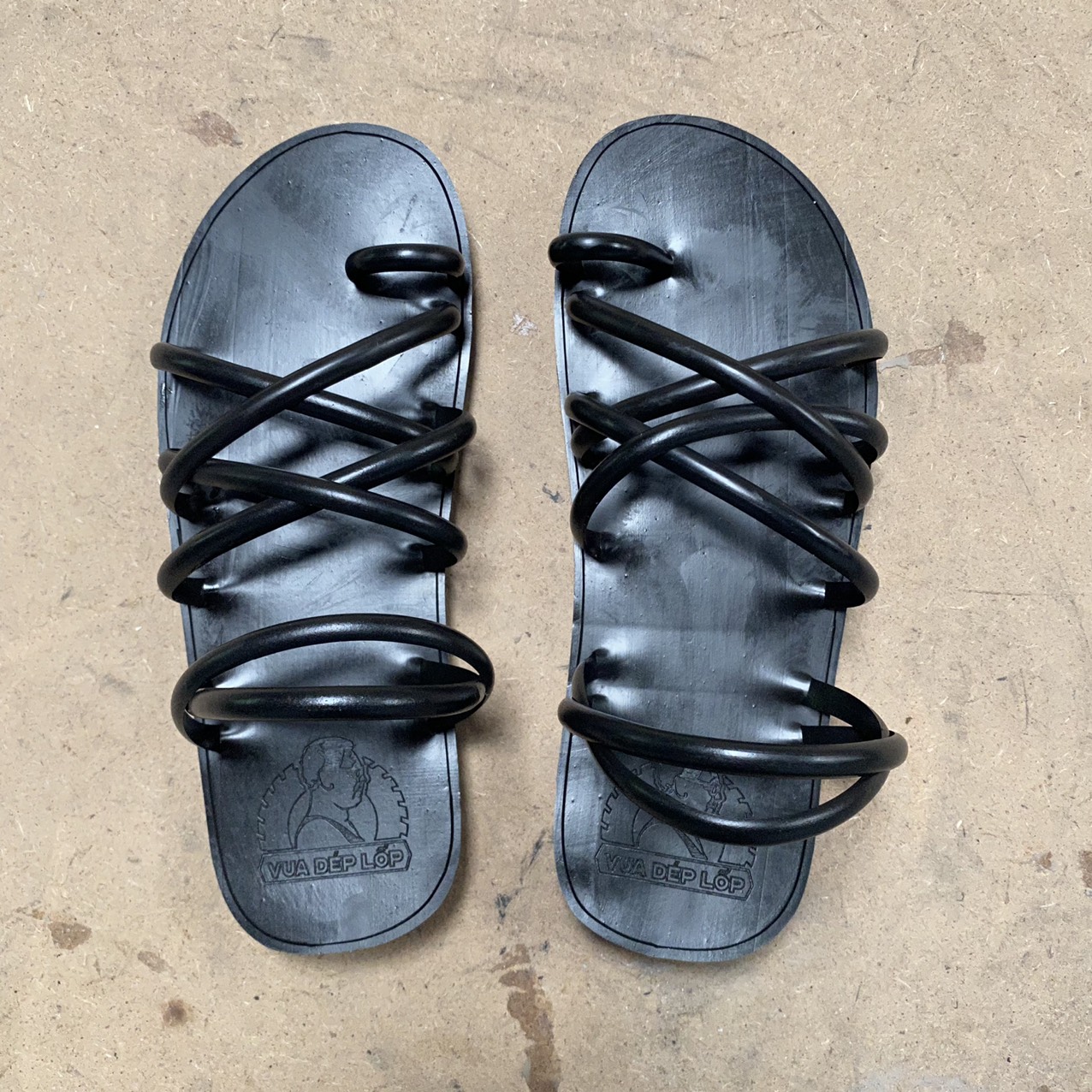 Dép Cao Su 7 Quai Xỏ Ngón Tăm, Được Làm Thủ Công Của Vua Dép Lốp Phạm Quang Xuân, Ảnh Thật, Bảo Hành Và Sẵn Hàng