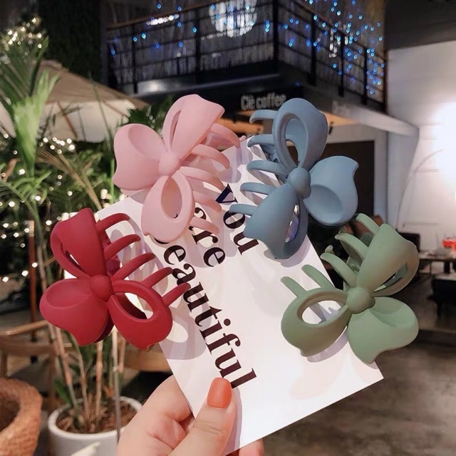 Kẹp tóc nhựa hình nơ