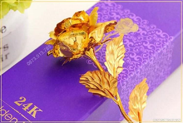 Hoa hồng mạ vàng 24k có kèm đế chữ love