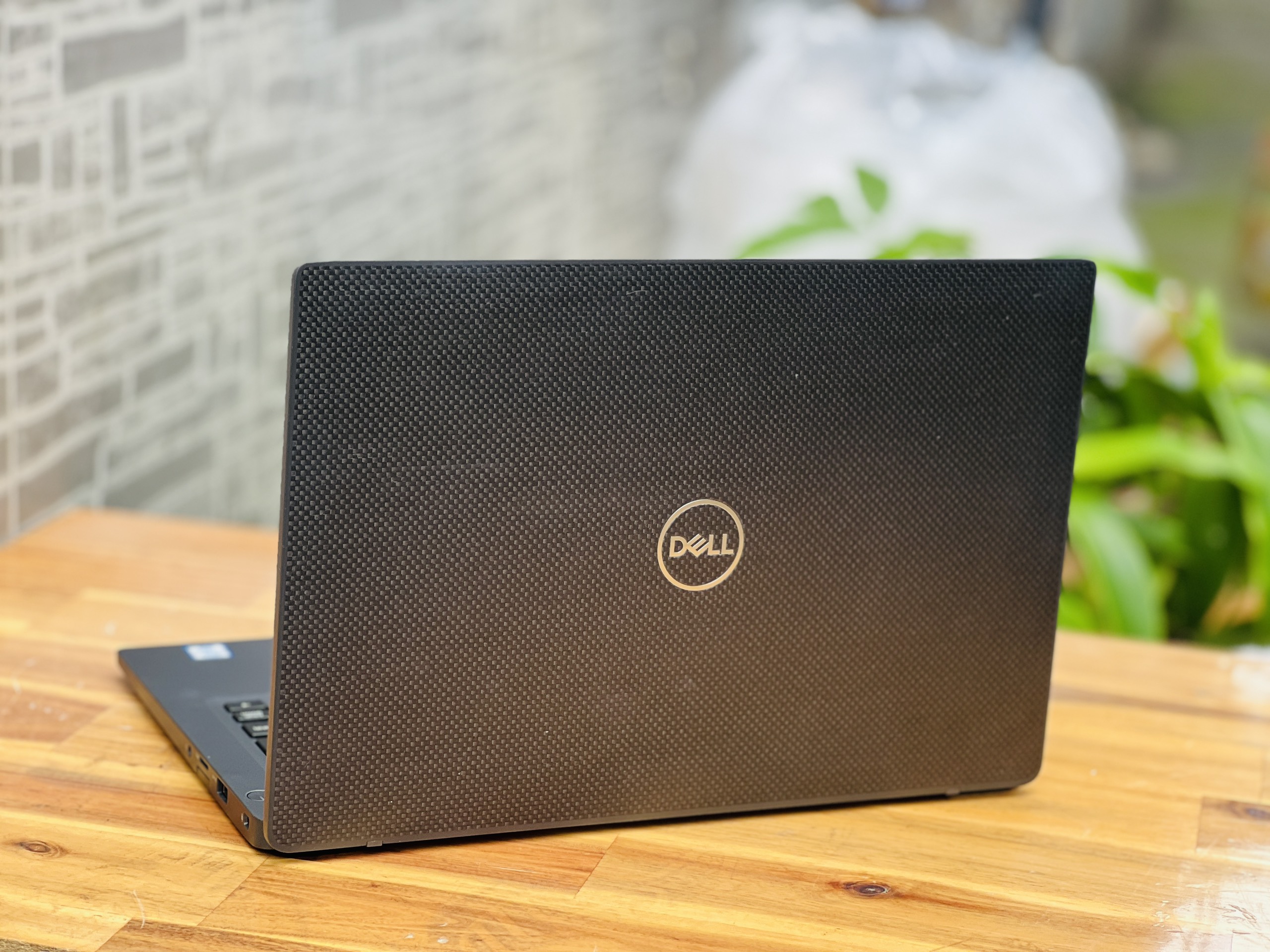 LAPTOP DELL LATITUDE 7400 i7 8665U/ RAM 8GB/ SSD 256GB/ 14INCH FHD/ LAPTOP VĂN PHÒNG SIÊU BỀN/ GIÁ R