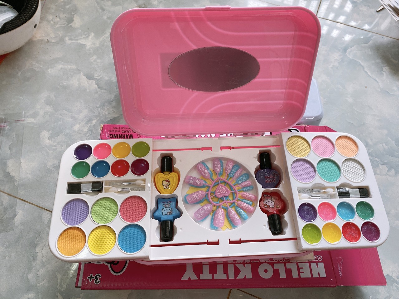 Vali trang điểm hello kitty màu hồng, đồ chơi trang điểm thật cho bé