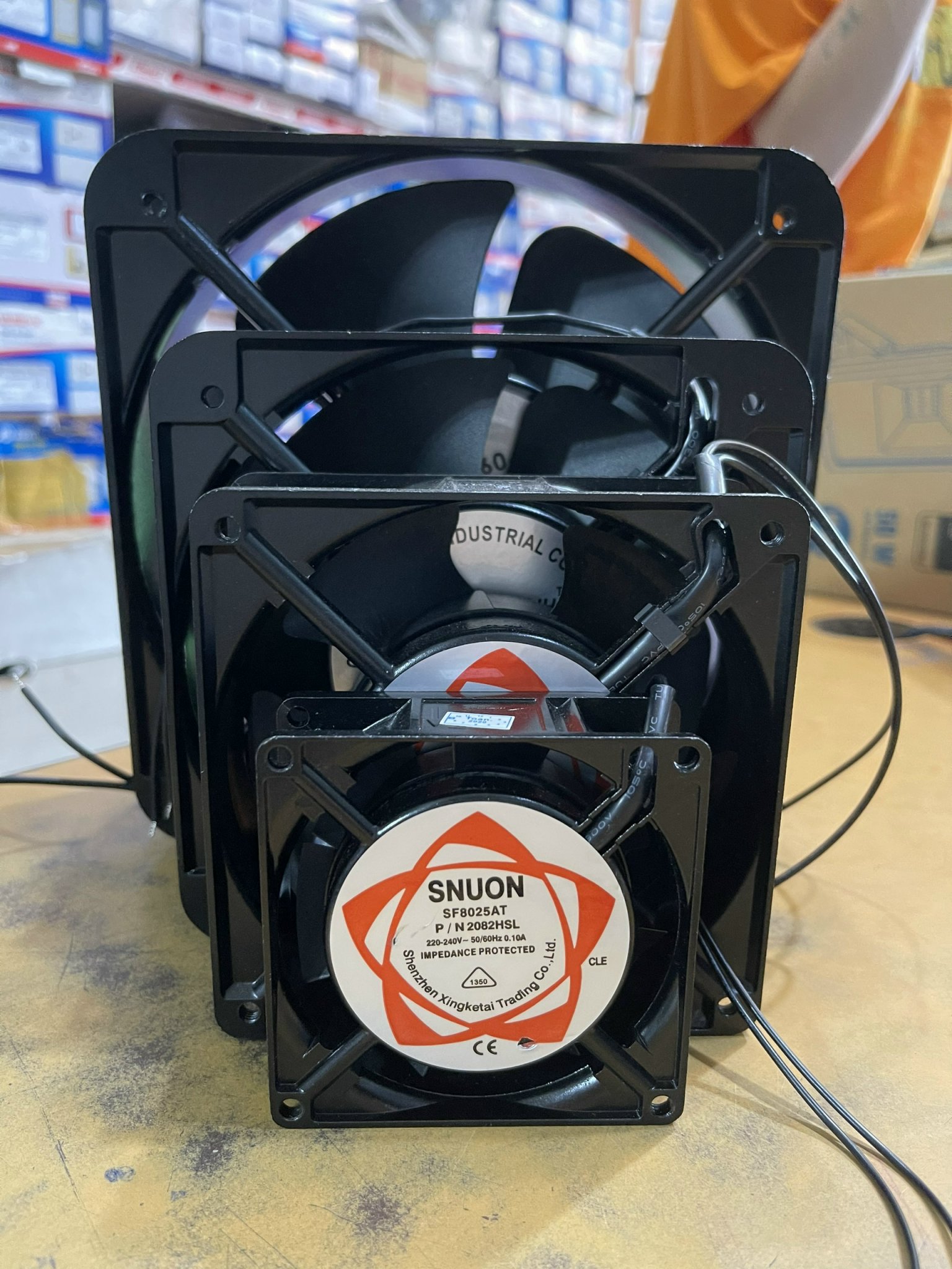 Quạt Tản Nhiệt 220V 12X12 Và 15X15