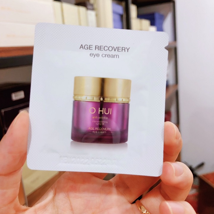 GÓI KEM DƯỠNG DA MẮT CHỐNG LÃO HÓA OHUI TÍM