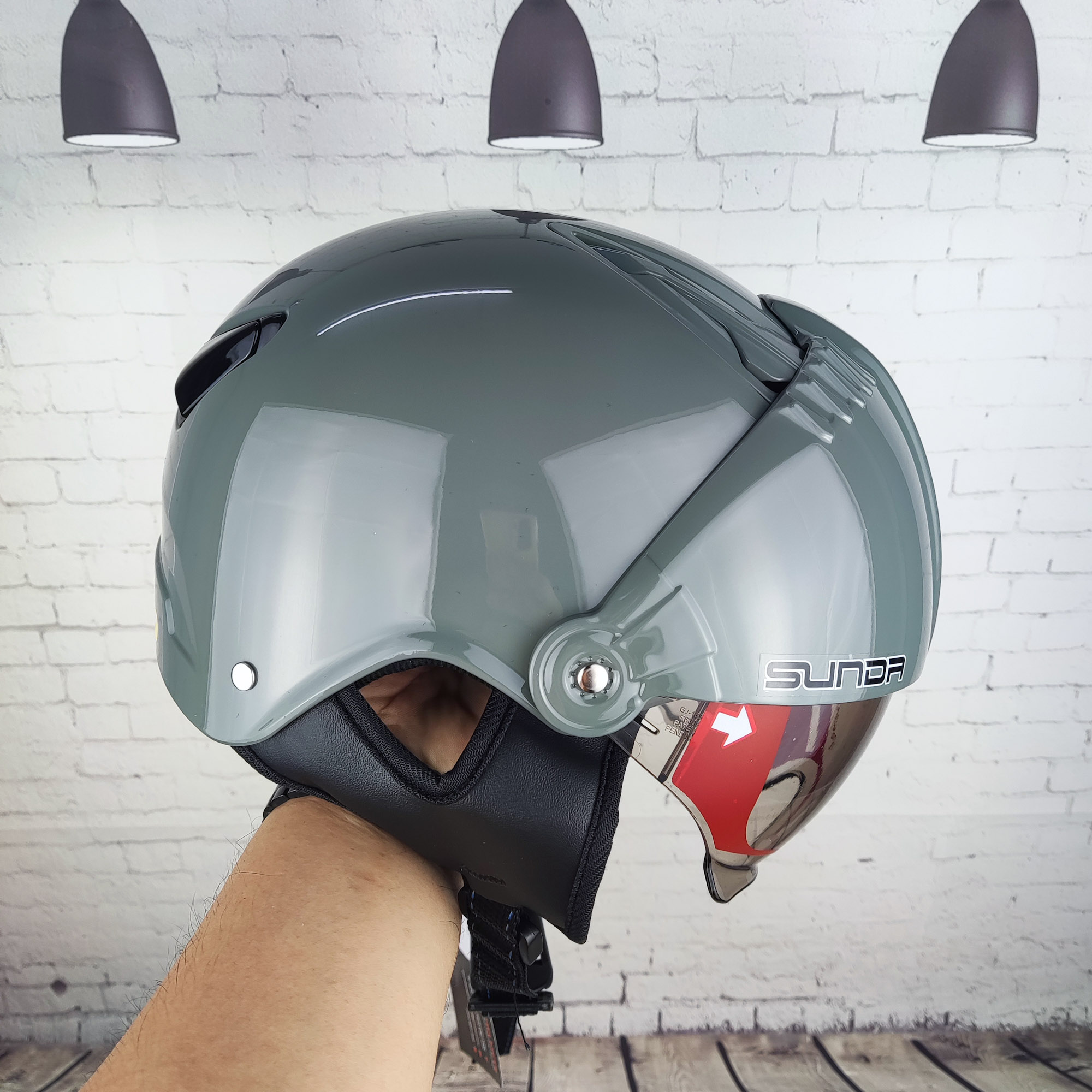 Mũ bảo hiểm có kính sunda 135d - lót tháo rời, lỗ thông gió, kính chống chói