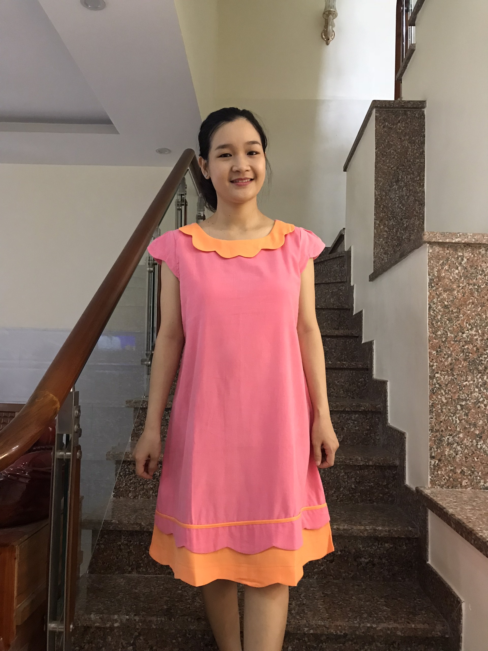 Đầm bầu nhung cổ sen