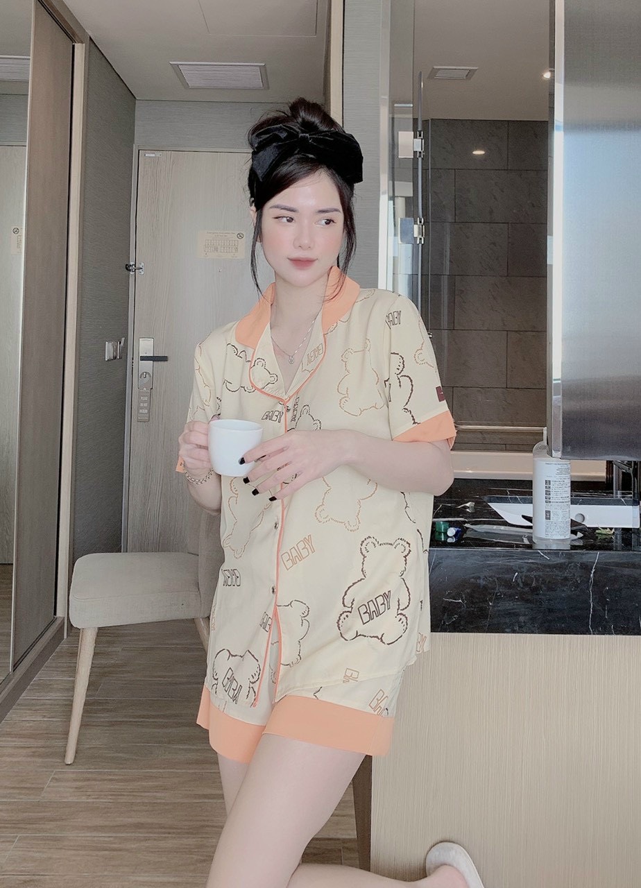 Đồ bộ pijama nữ lụa mango cao cấp,tay ngắn quần đùi,hàng thiết kế,chất vải mềm mịn,mát