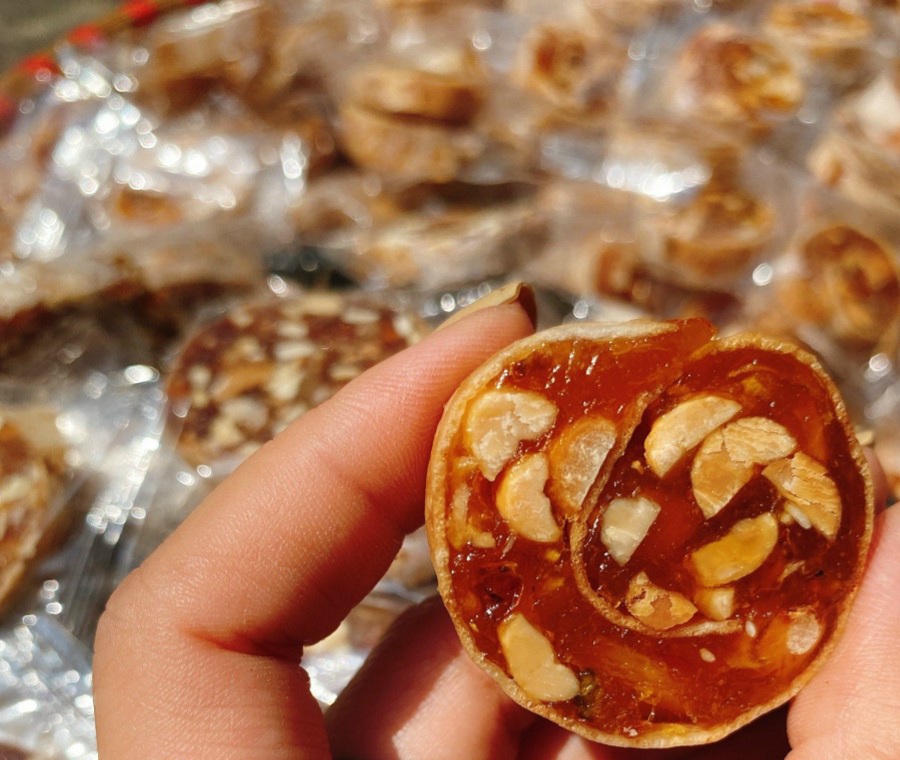 Hủ 500gr Khóm tắc cuốn đậu phộng bánh tráng phồng