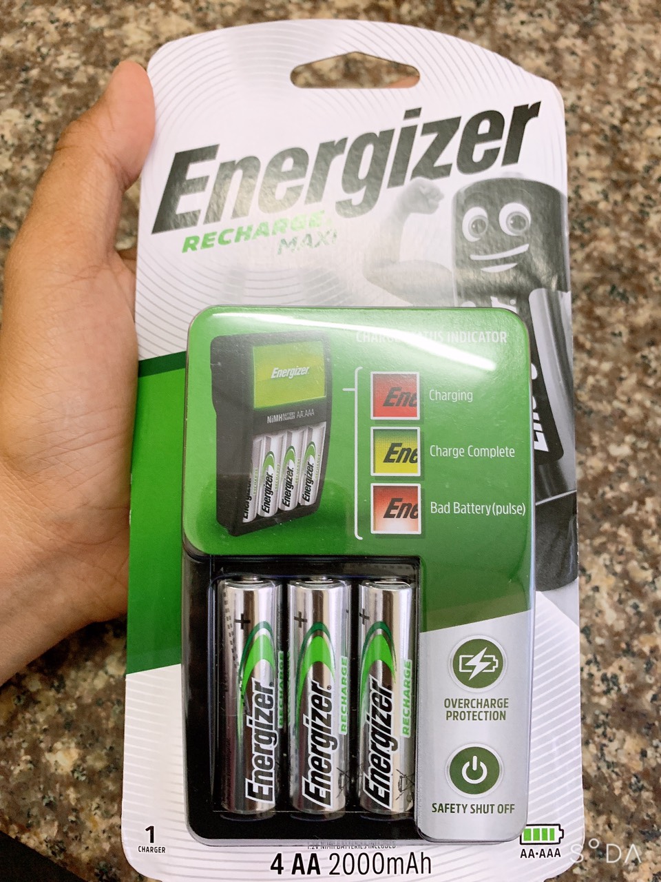 Bộ máy sạc pin energizer chính hãng kèm 04 pin sạc 2aa