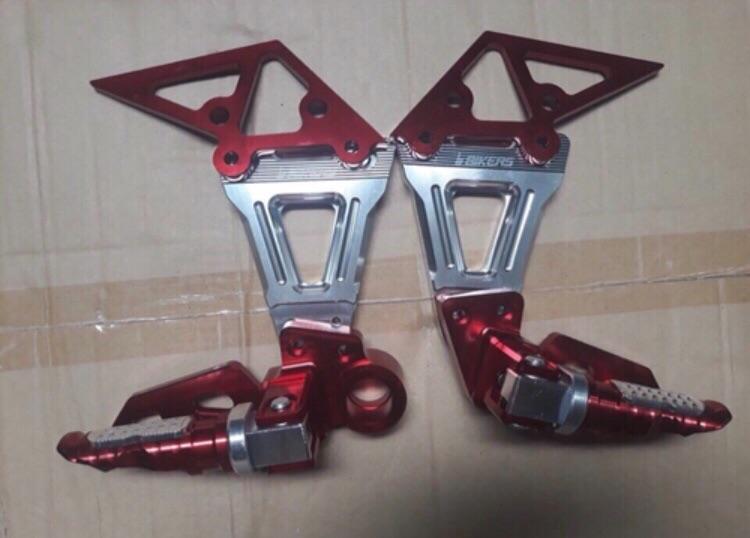 GÁC CHÂN BIKER DÙNG WINNER ĐỦ MÀU