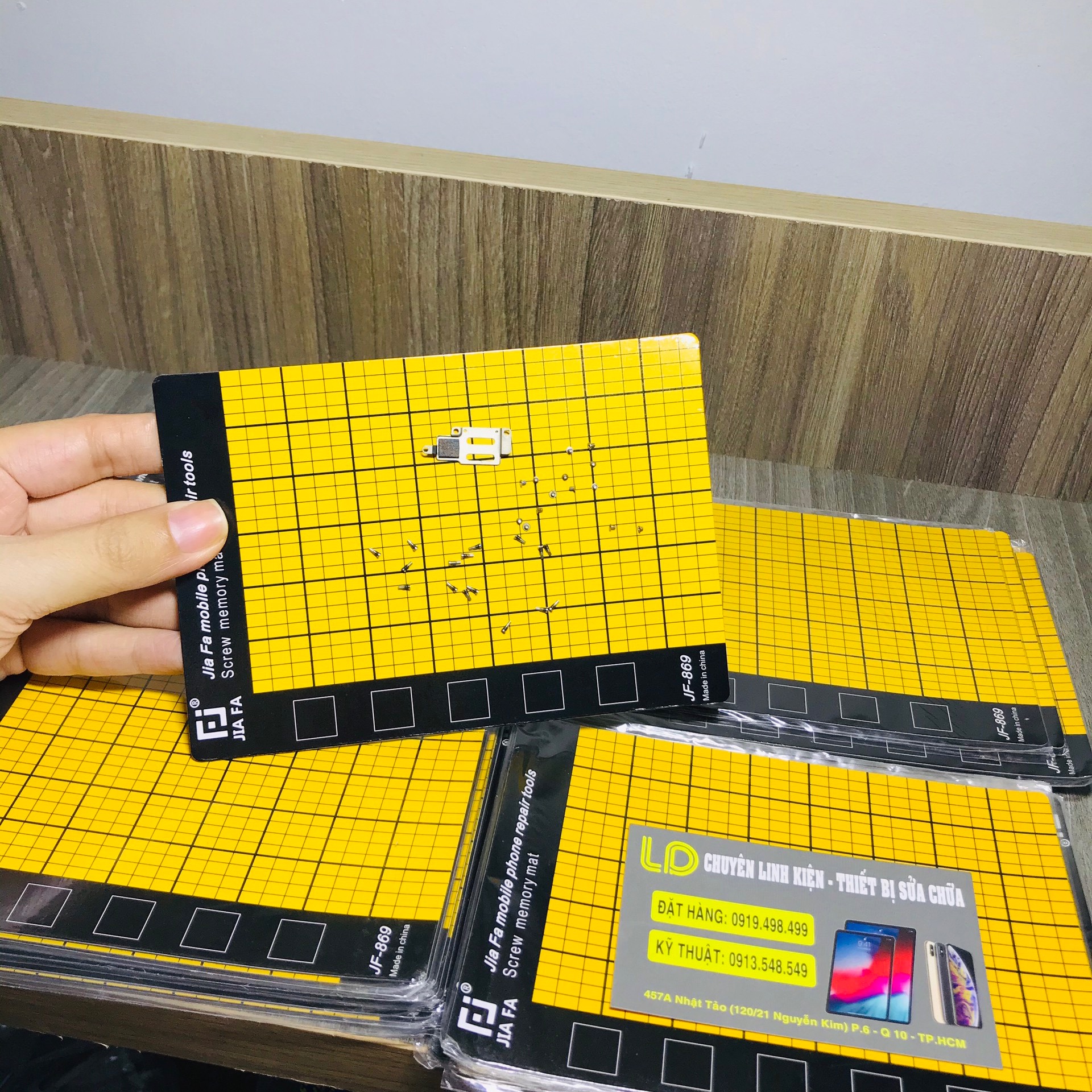 Miếng nam châm hít ốc vít