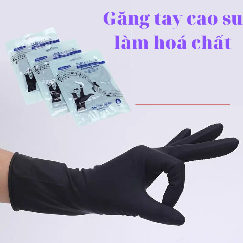 Găng tay cao su đen làm tóc.