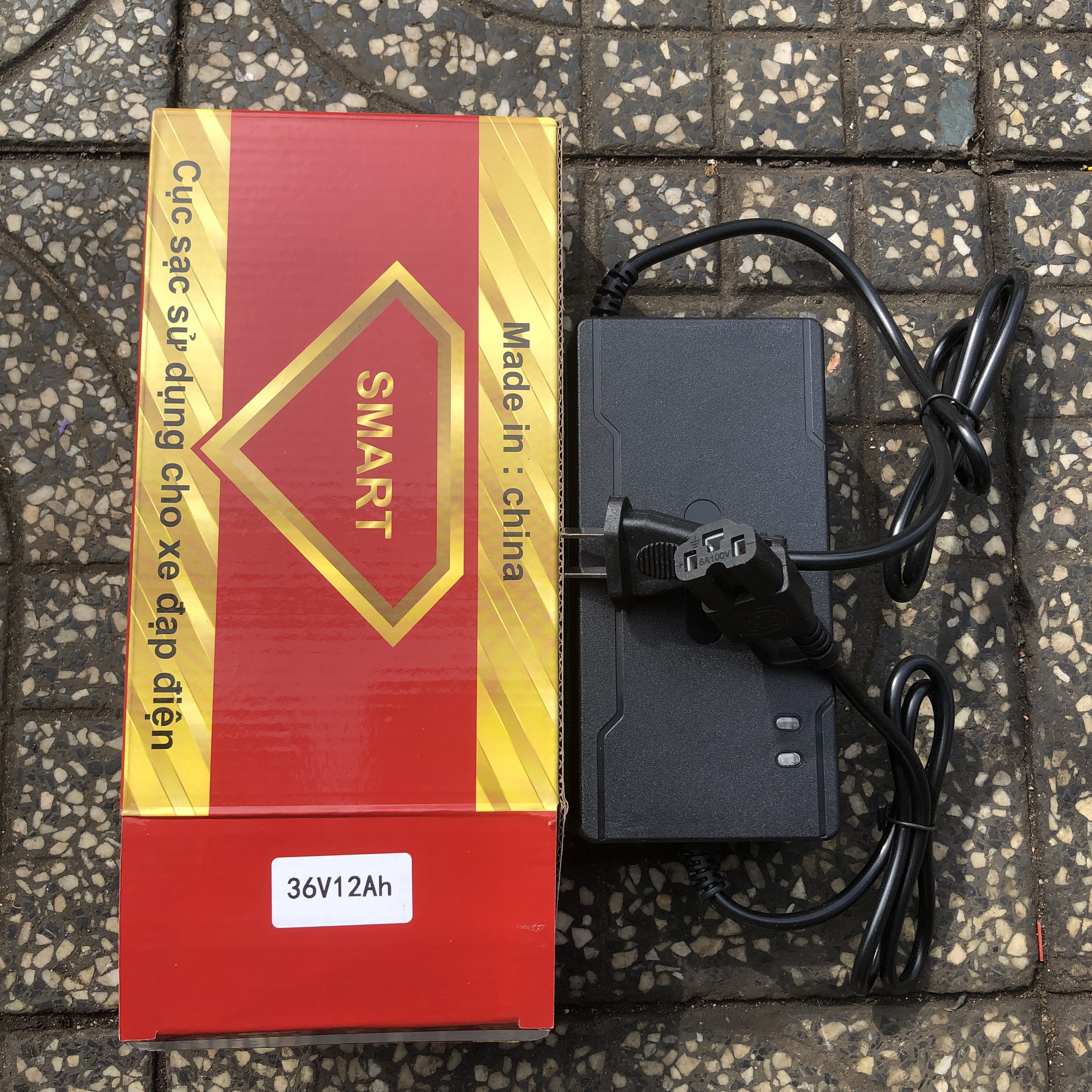 sạc 36v 12ah xe đạp điện- sạc xe điện