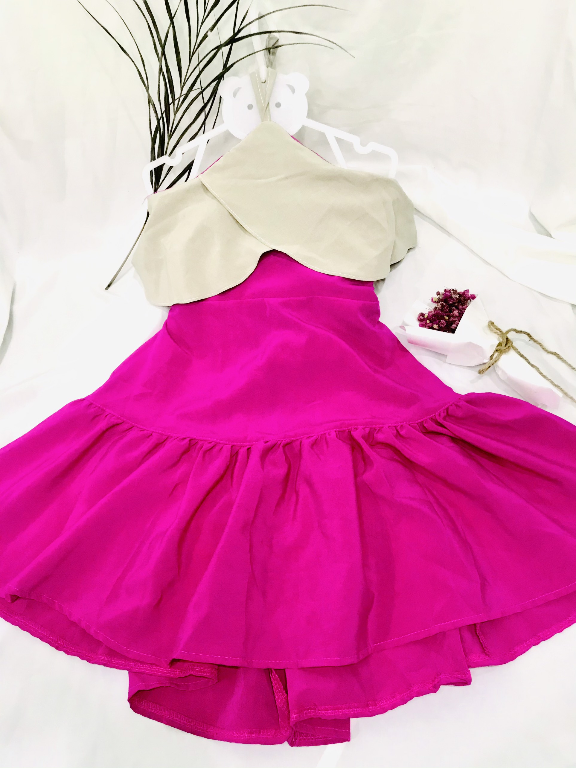Đầm PG màu tím hồng cánh sen xẻ tà dài - Cho thuê đầm PG, lễ tân, trang  phục sự kiện - She Loves