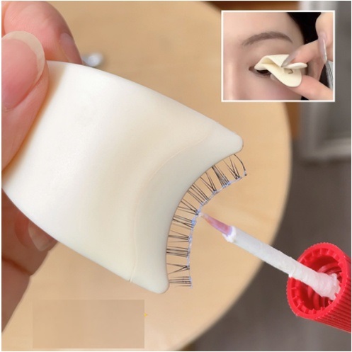 Nhíp hỗ trợ gắn lông mi giả tiện lợi