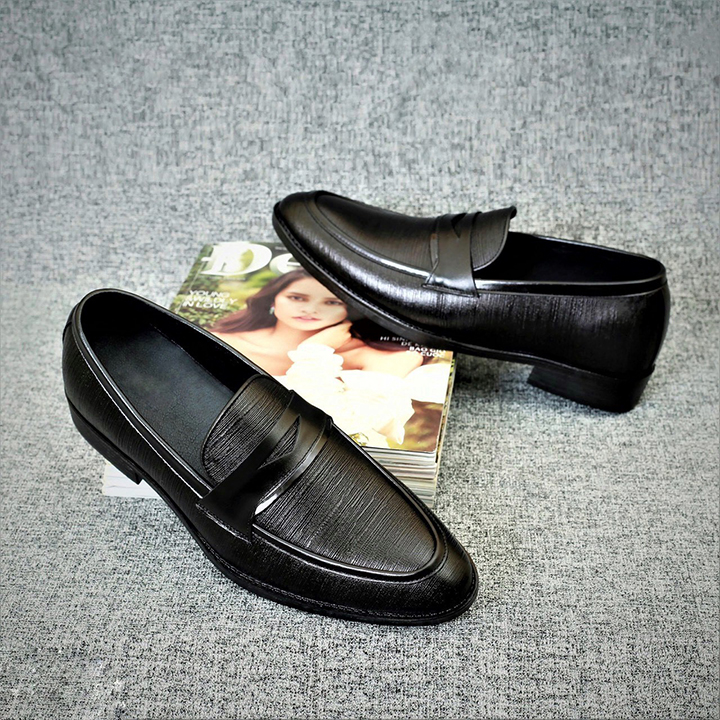 Giày tây nam mặt da sần găn nơ thủng (ĐEN) (chất liệu da bò)