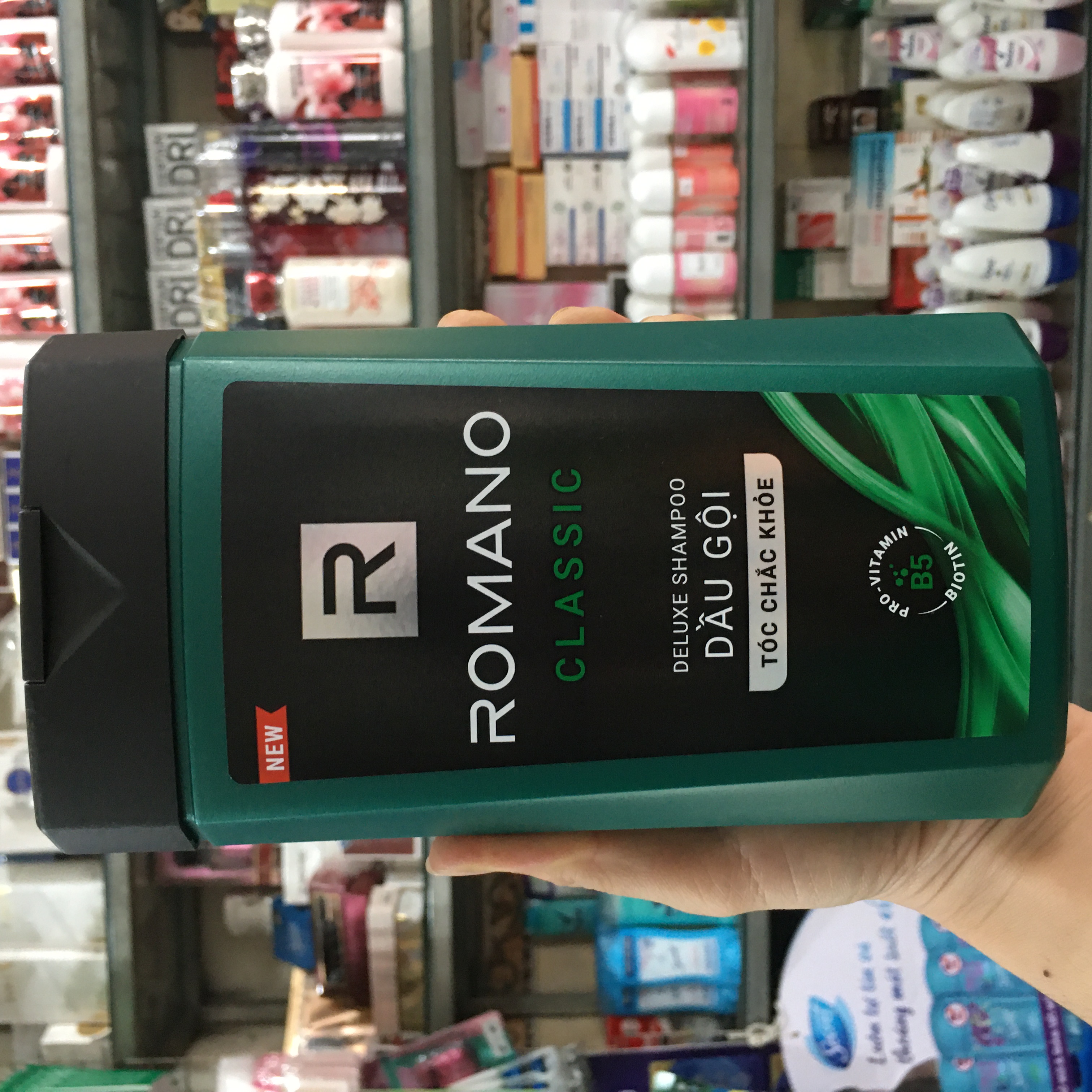 Dầu gội hương nước hoa Romano Classic tóc chắc khoẻ 380g