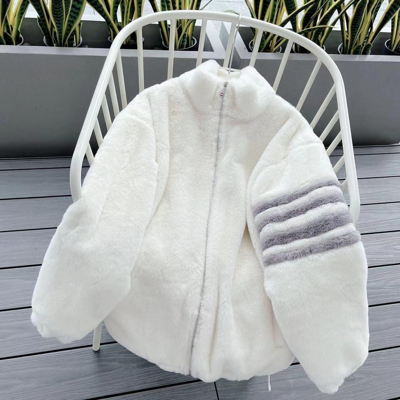 Áo khoác lông thome 4 vạch ống tay mã 002