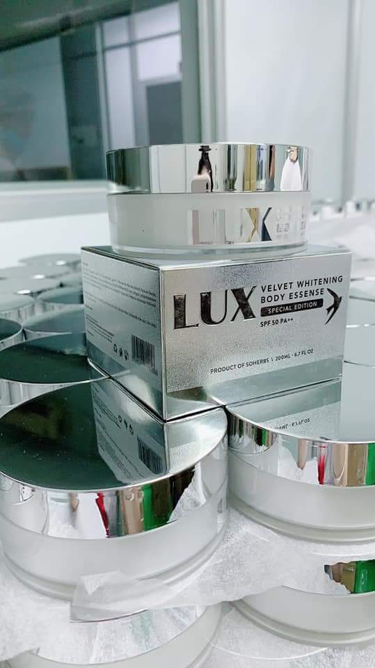 [HCM]Kem  dưỡng  trắng  body Lux kem  body Lux dưỡng  trắng  da tinh chất yến kem  body yến Lux kem  trắng  da Lux yến tươi