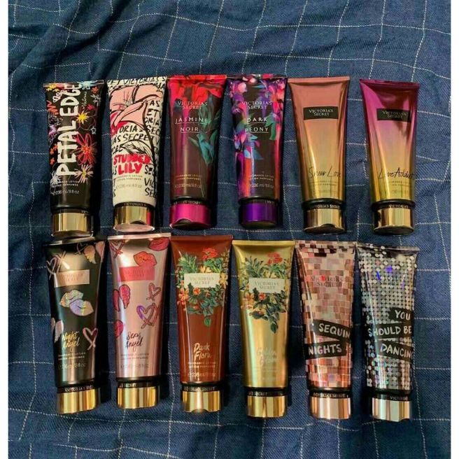 Dưỡng thể Victoria’s Secret Hương Nước hoa giao màu ngẫu nhiên