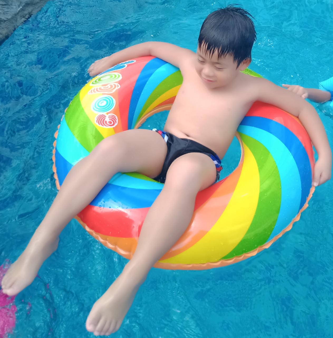 Phao bơi tròn 7 sắc cầu vòng 80 cm