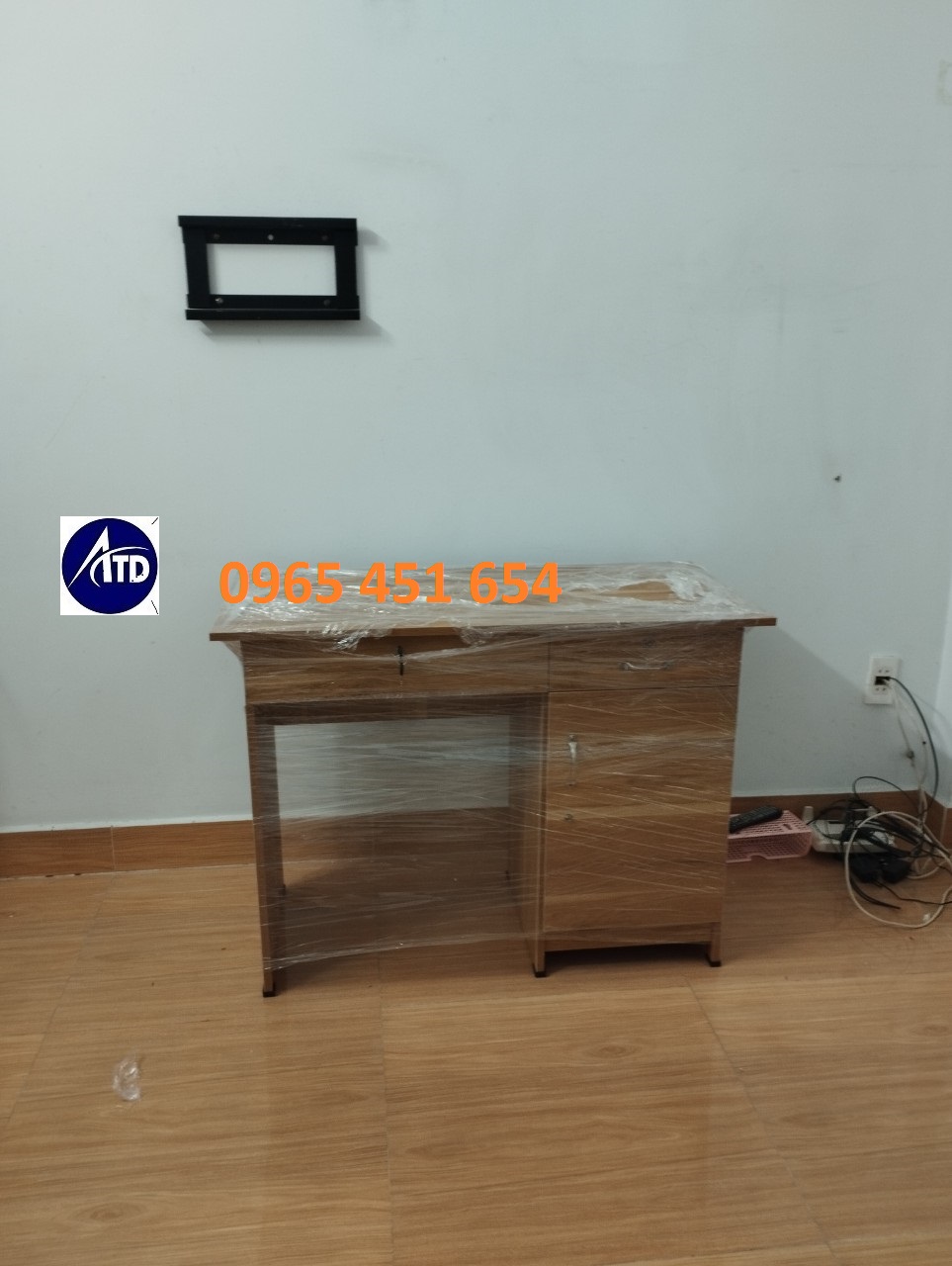 Bàn làm việc nhỏ gọn , bàn gỗ ép có ngăn kéo