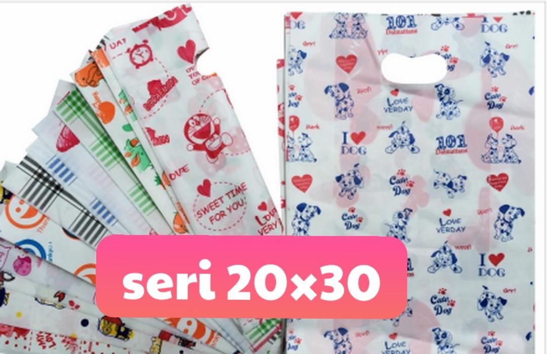 Túi xốp đóng gói hàng in sẵn hoa văn size 15 x 23 , 20 x 30 ( 1kg hoa văn , màu hoặc hình ngẫu nhiên )