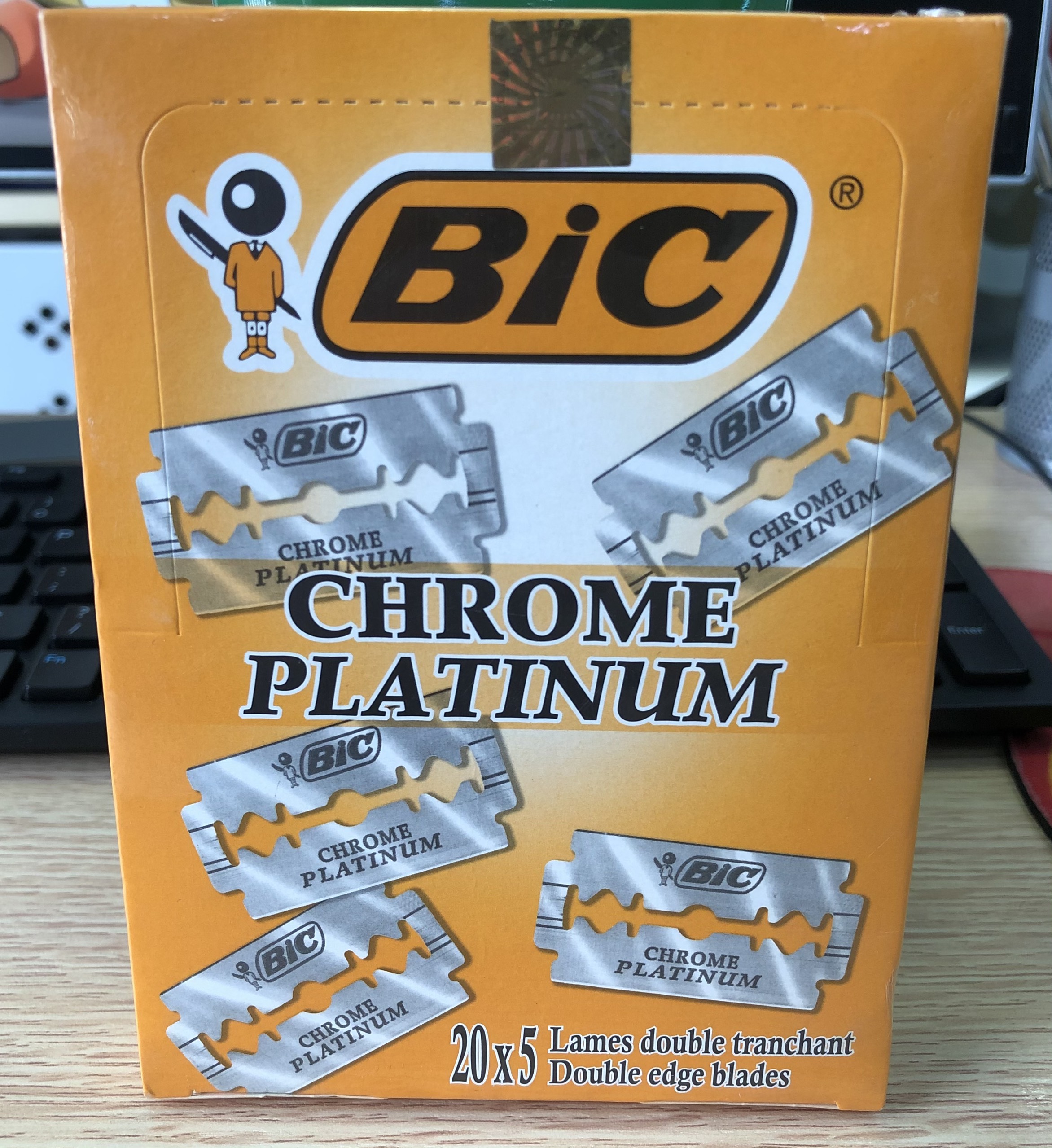 Hộp dao lam bic 100 lưỡi