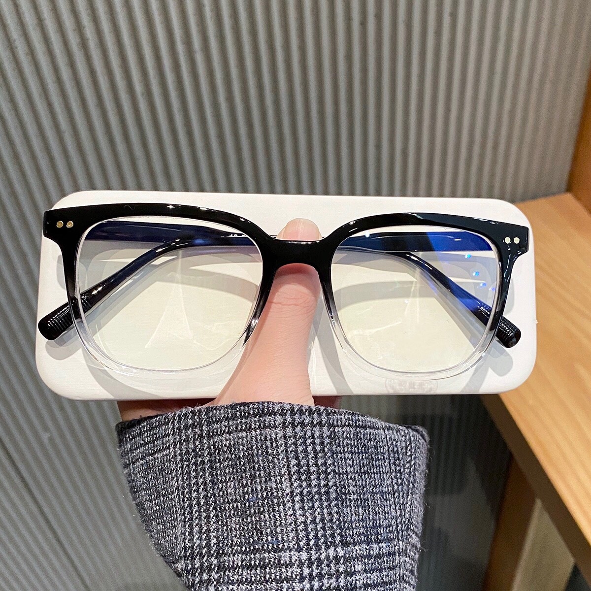 Kính Mắt Chống Ánh Sáng Xanh Nam Nữ Bảo Vệ Mắt Gọng Mắt Kính Mát Đi Đường Form Vuông Trẻ Trung